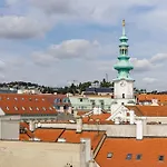 Spacious Center Penthouse & Private Rooftop Terrace