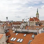 Spacious Center Penthouse & Private Rooftop Terrace *