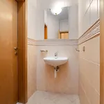 Spacious Center Penthouse & Private Rooftop Terrace アパート