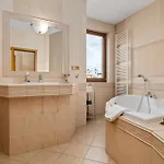 Spacious Center Penthouse & Private Rooftop Terrace ブラチスラヴァ