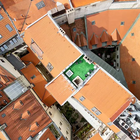 Arya - Spacious Penthouse Duplex With Rooftop Patio In The Main Square Apartment *