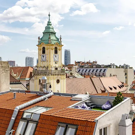 Arya - Spacious Penthouse Duplex With Rooftop Patio In The Main Square Apartment