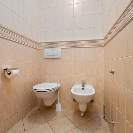 דירה Spacious Center Penthouse & Private Rooftop Terrace