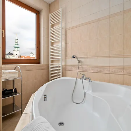 דירה Spacious Center Penthouse & Private Rooftop Terrace *