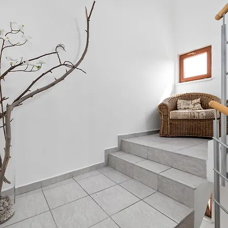 Arya - Spacious Penthouse Duplex With Rooftop Patio In The Main Square Bratislava