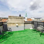 Spacious Center Penthouse & Private Rooftop Terrace