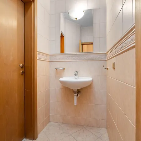 Spacious Center Penthouse & Private Rooftop Terrace Daire