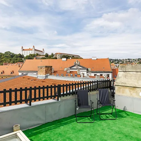Daire Spacious Center Penthouse & Private Rooftop Terrace *
